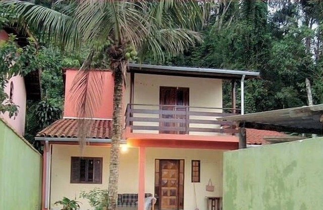 Townhouse w / 3 accom chambres avec terrasse. 12 Parking payant. 5 voitures churrasq. Ubatuba couverte