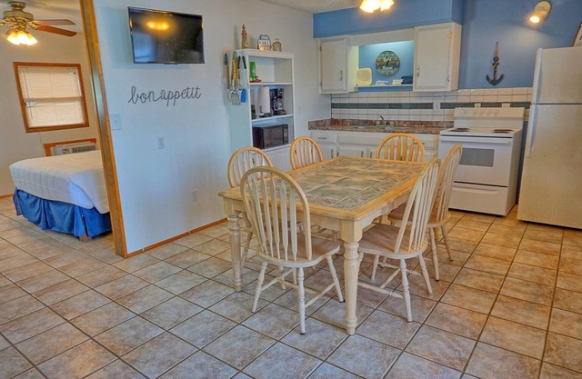 Townhouse (Sleeps 10) (PF)