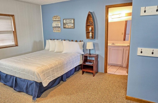 Townhouse (Sleeps 10) (PF)