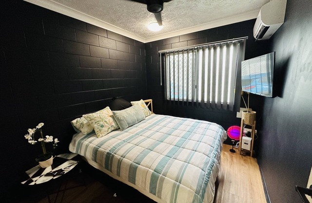 TOWNSVILLE WEST END QLD 2 bedroom: fully furnished - saltwater pool in complex.