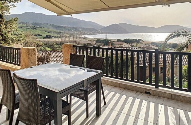 Très belle maison vue mer (Corse du sud) à 5 min à pied de la plage