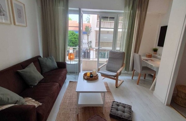 Appartement spacieux de 41m2, Juan-les-Pins, 200m des plages, tout à proximité!