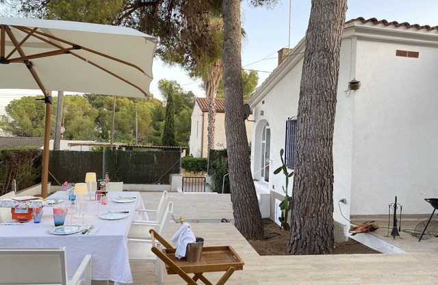 Très jolie maison idéale pour famille à 100m de la mer, 700m des plages.