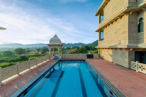 Traavista Aravali Mahal - Luxury Lake View Heritage Resort in Udaipur