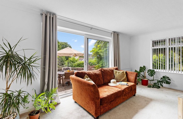 Trade Winds - a house that sleeps 8 guests in 4 bedrooms