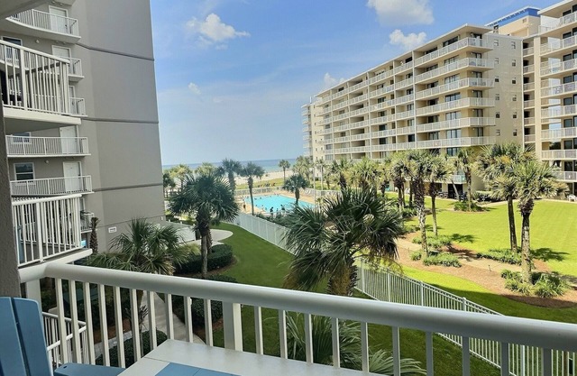 Tradewinds 208 – Beautifully Updated 1BR/2BA with Bonus Bunks and Gulf Views!