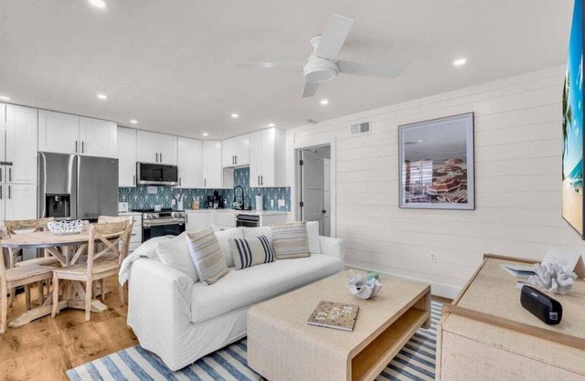 Tradewinds Cottage 14 - Completely Renovated No Hurricane Damage