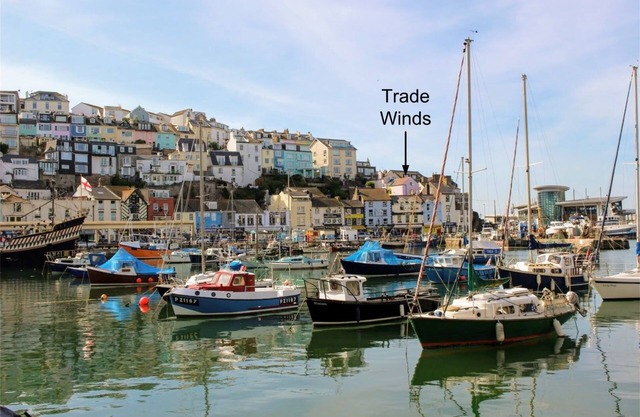 "Charmante maison de pêcheur avec une vue magnifique sur le port et la mer"