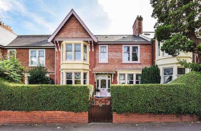 Traditional 3-Bed Property in Pontcanna with Parking