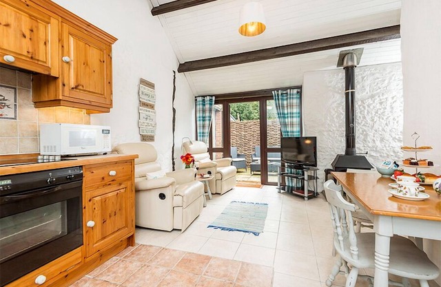 Traditional Cottage with Private Outside Space