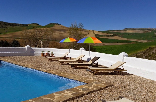 Maison de campagne traditionnelle avec piscine près de Ronda la Vieja