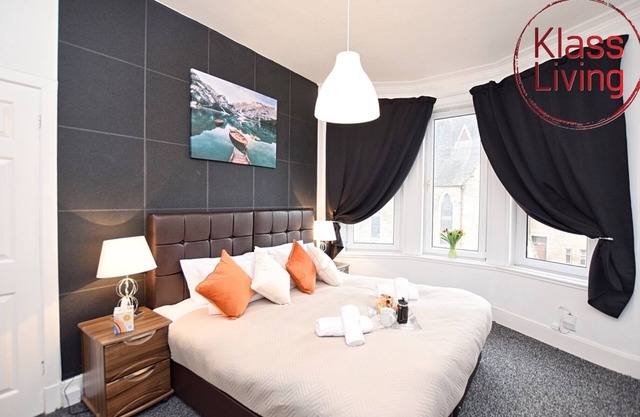 Grand appartement avec WiFi gratuit et un parking