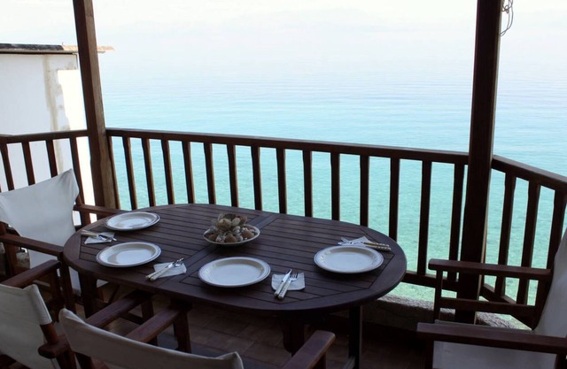 Maison traditionnelle au bord de la mer