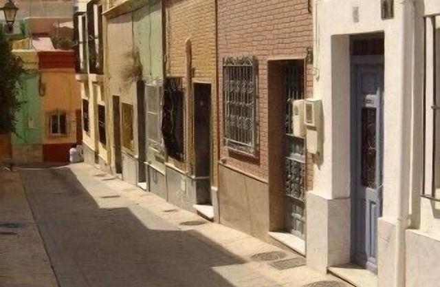 Maison quartier historique entre le port et château (option parking + draps )