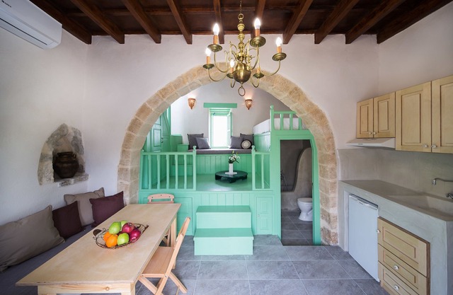 Loft traditionnel à 5 minutes de la plage de Gennadi