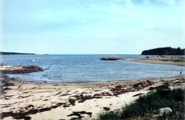 Cottage Maine Shore traditionnel avec vue sur l'océan et le phare