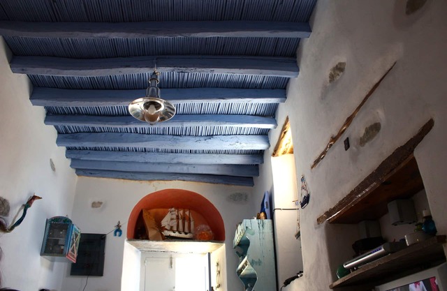Maison en pierre médiévale traditionnelle à "Ano Syros"