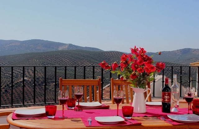 Maison de village de montagne traditionnelle, piscine privée, WiFi et vues étendues