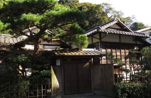 Traditional secluded Kamakura house near the sea