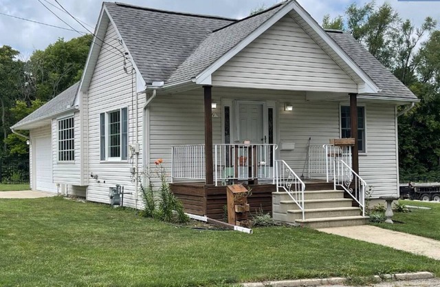 Traditional Single Family Home w/ Attached Garage