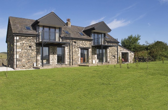 Cottage traditionnel et spacieux de 2 chambres au bord du Lake District