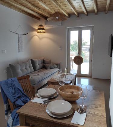 Traditional suites in Chora Kythnos #5
