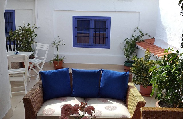 Maison de ville traditionnelle dans un village andalou. 10 personnes avec piscine privée et bar