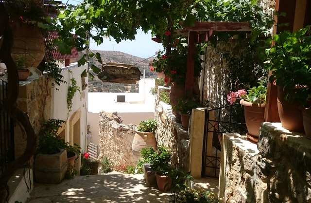 Maison de village traditionnelle avec vue mer