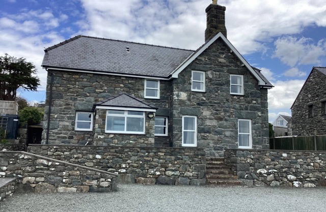 Traditional Welsh cottage in the village of Dyffryn Ardudwy
