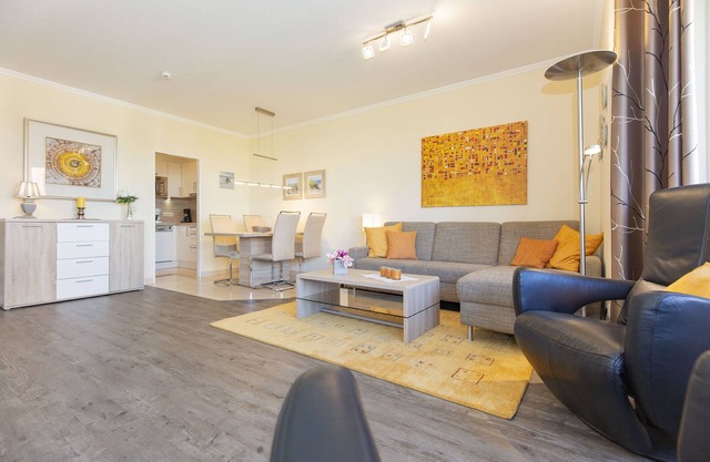 Trafalgar App. 253-55m² vacation apartment in Döse, close to the beach, swimming pool and sauna
