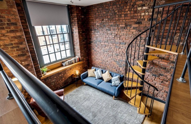 Trafalgar Warehouse Apartment,Slps 5, Free Parking | Pass the Keys