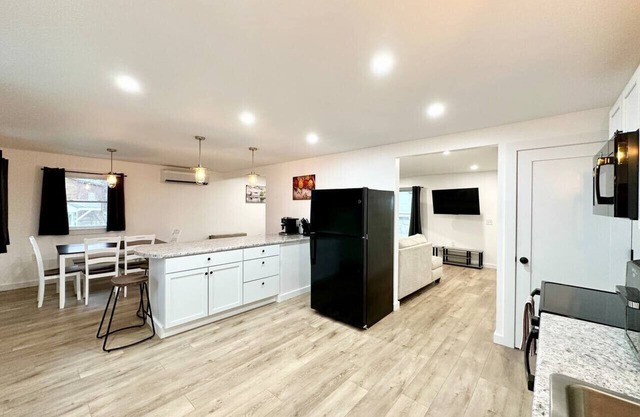 Trail - Apartment in Downtown