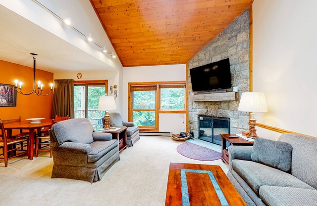 Trail Creek 31 | Walk-to-lift condo in Killington with pool, hot tub, gym, sauna