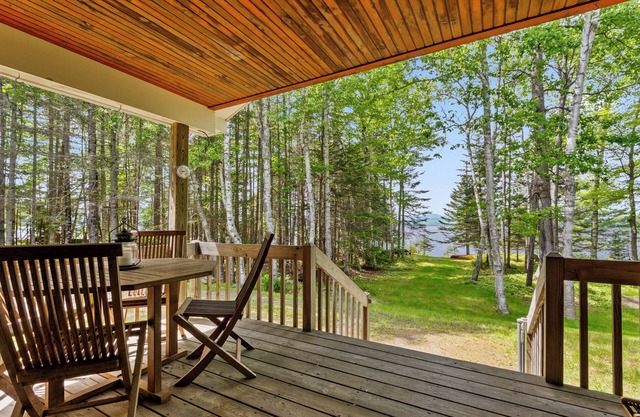 Belle maison de 3 chambres sur la côte est de Mooselookmeguntic