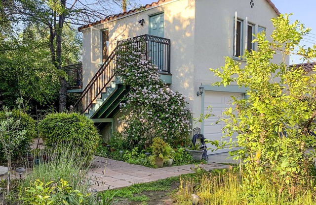 Tranquil 1-bd Guesthouse Appartement sur Spanish Estate, terrasse avec vue sur la montagne