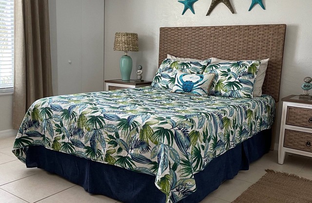 Tranquil 2/2 Villa~Short walk to the beach