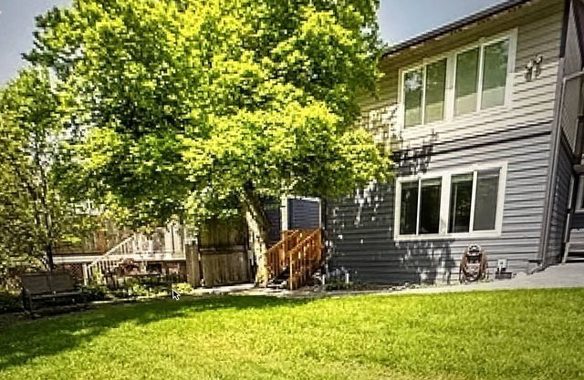 Tranquil 2-bedroom apartment with WiFi in Kirkland
