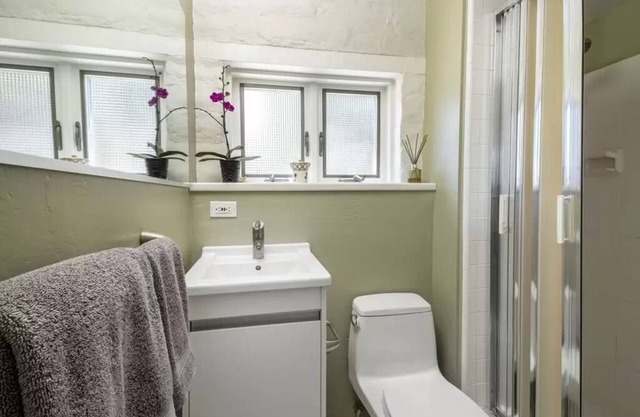 Tranquil 3 bedroom 2 bath house with Central AC