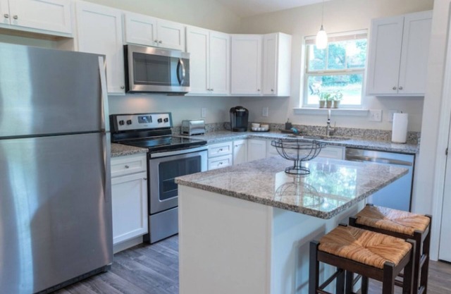 Tranquil 3-bedroom house in Duncan with WiFi access