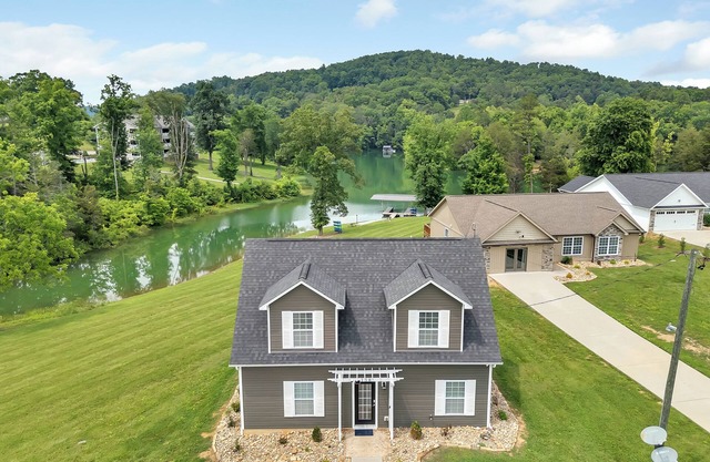 NOUVEAU!! Lakefront Home avec 3BR / 3BA