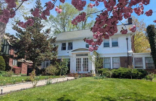 Savor Elizabeth living near Prudential Center & Metlife Stadium