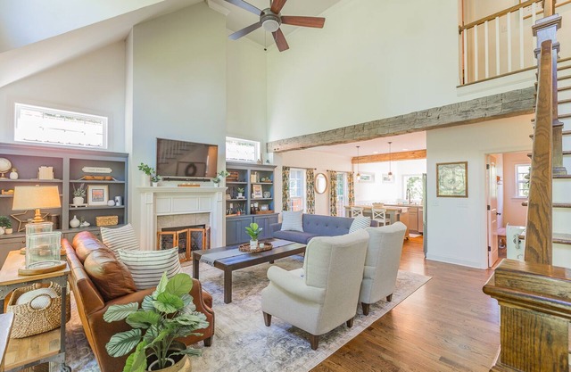 Tranquil Downtown Retreat - 4 Minutes to Aquarium & Coolidge Park!