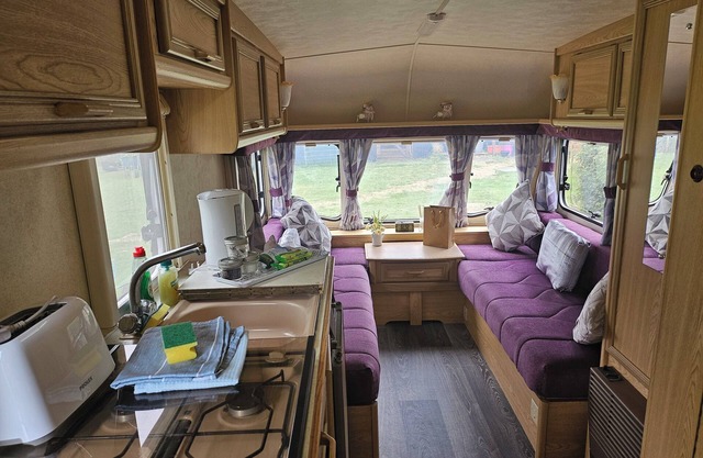 Tranquil Equestrian Escape - Sleeps 2