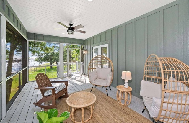 Tranquil Fairhope Cottage/Waterfront/Screened porch/ fishing pier