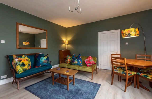 Tranquil Home in Newcastle-gateshead. Ideal for Family or Workers. Close to Town