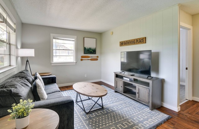 Tranquil Kimberling City Getaway w/ Community Pool