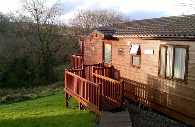 Lodge 4 étoiles de luxe tranquille avec vue sur les bois, Narberth, Pembrokeshire