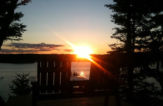 1000 pi de l'eau Dans une bordure ouest de Mount Desert Island.