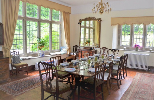 Maison élégante et tranquille construite en 1836 dans une position magnifique, à côté de Dartmoor.