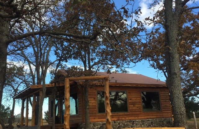 Cabane B & B tranquille, isolée, rustique et chic près de Blue River. Central H & A